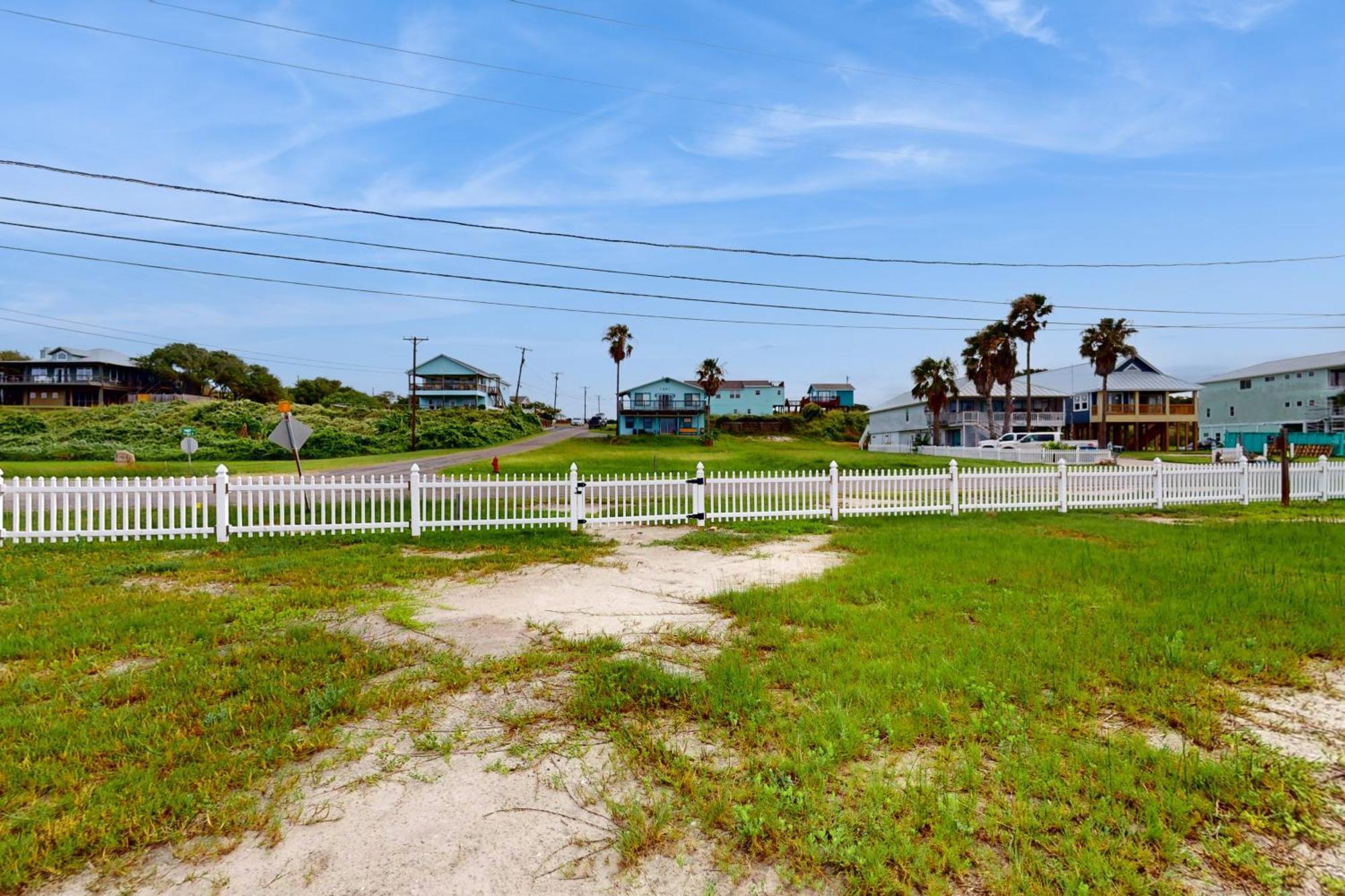 Вилла Bayshore Beachfront Инглсайд Экстерьер фото